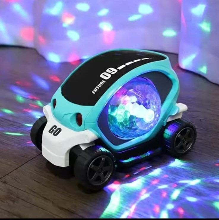 מכונית צעצוע עתידנית בצבע טורקיז מדגם Future 09, עם כדור קריסטל מרכזי המקרין אורות דיסקו צבעוניים על הרצפה.